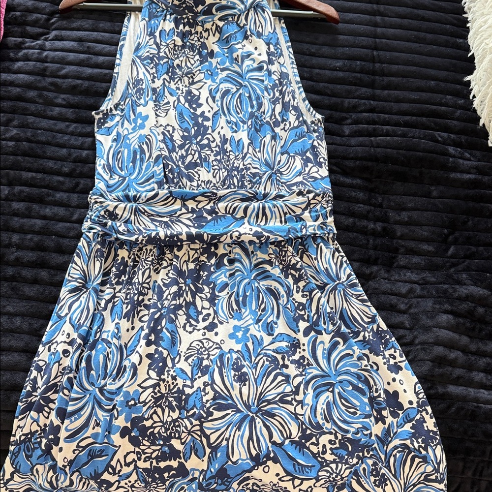 Like New Lily Pulitzer ties in back Romper medium